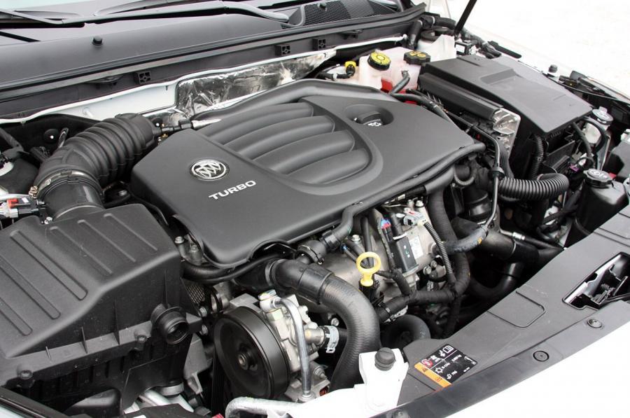  Buick Regal GS 2012 года  (фото 32 из 90)